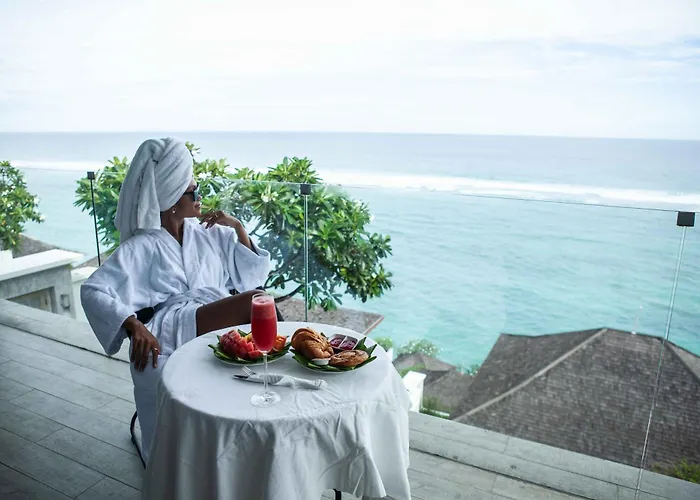 Cliff Ocean View With Private